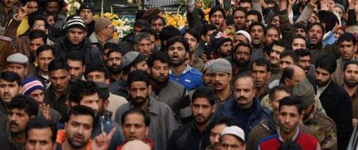 People continue to throng Gupkar, Bijbehara to offer condolences on demise of Mufti Sayeed